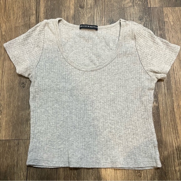 Women’s Brandi Melville Gray Crop Top Shirt One Size - Picture 1 of 8